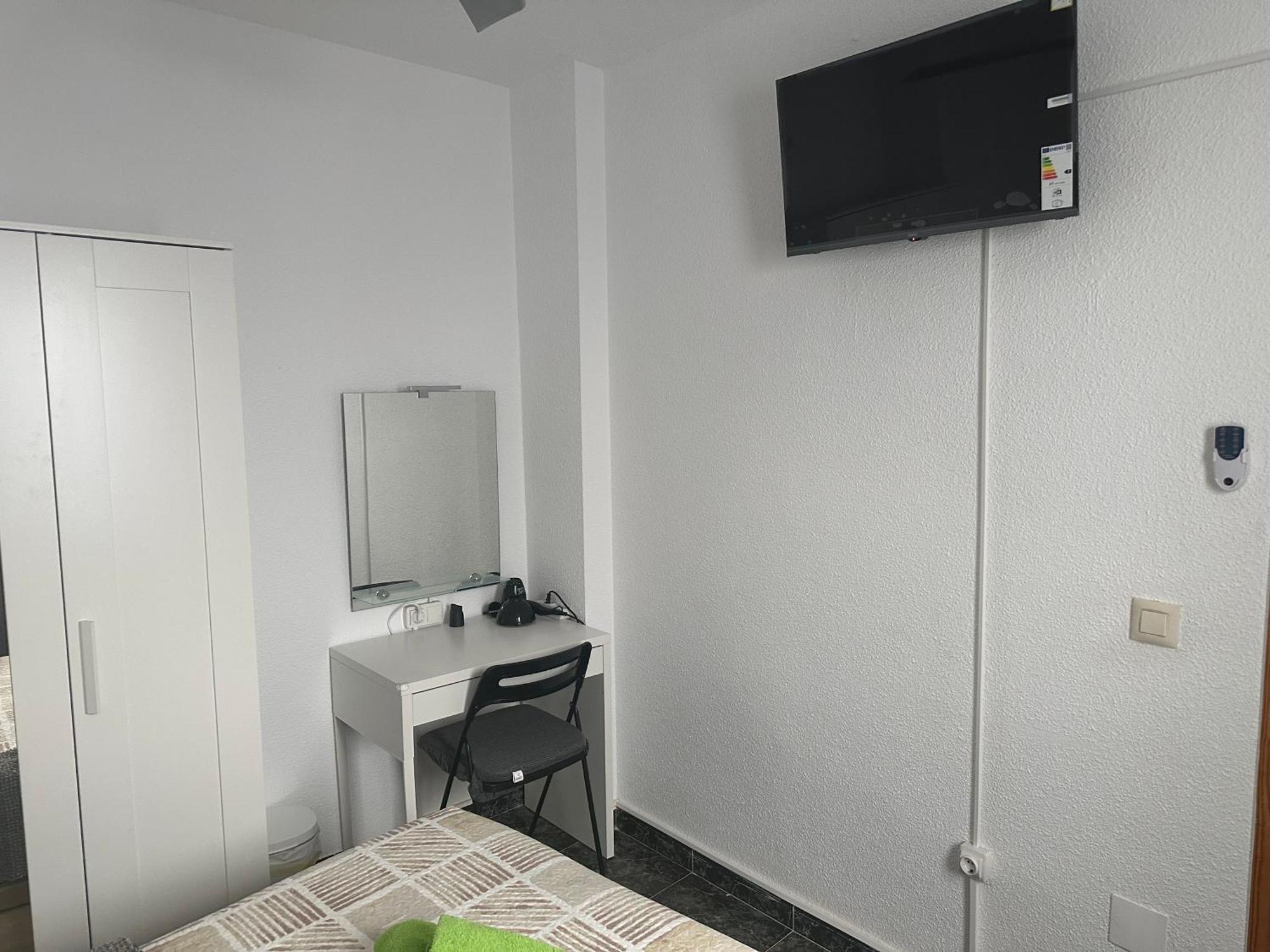 Almeria Centro Habitacion Privada En Apartamento Compartido Exterior photo